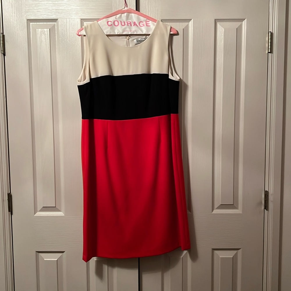 Sleeveless woman’s size 1X - cream, black, burnt orange dresss